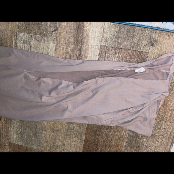 Fashion nova size small maxi gown off the shoulder with straps gently used - Picture 3 of 5